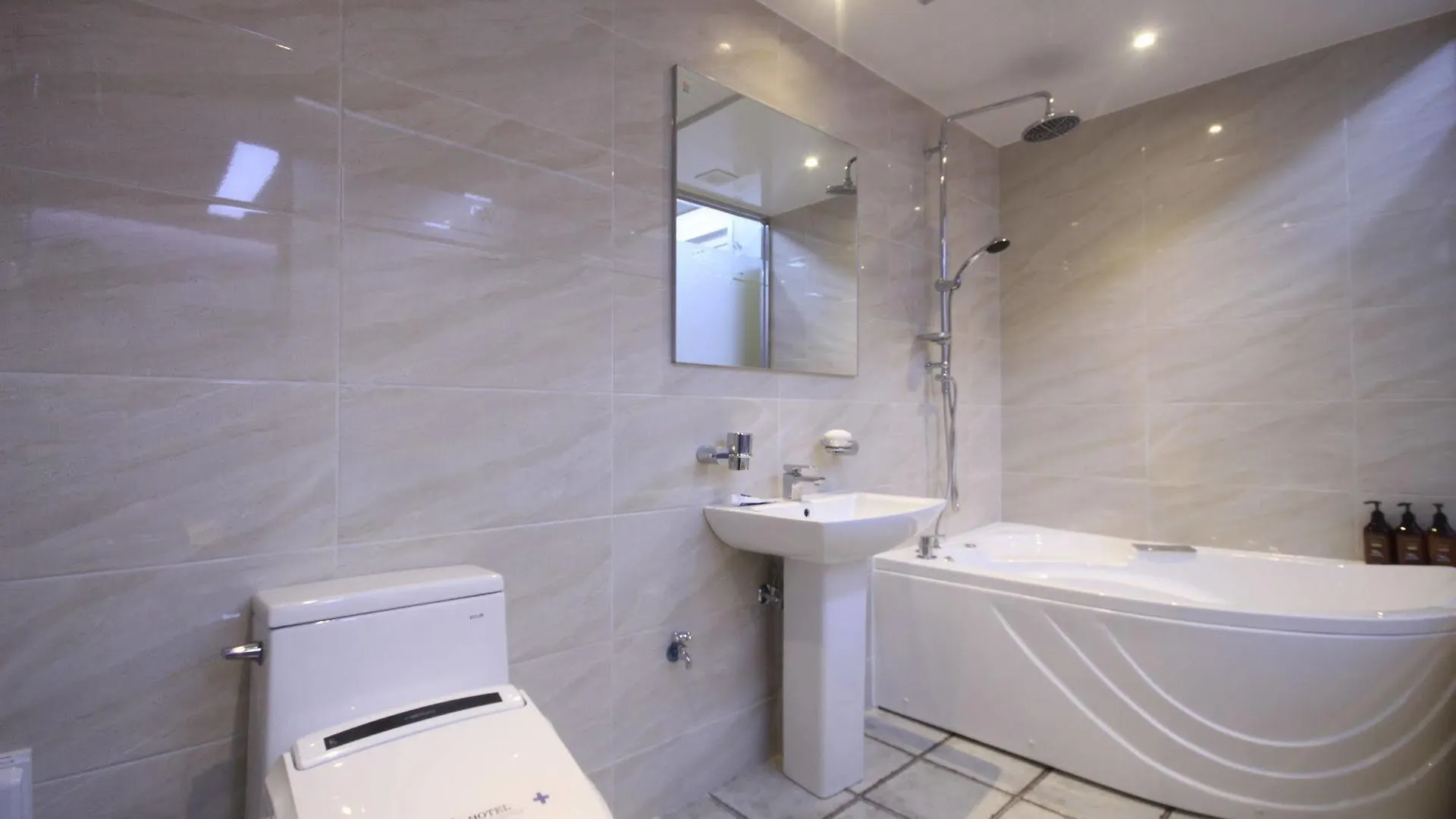 ***  Wa Hotel Nampo Busan South Korea